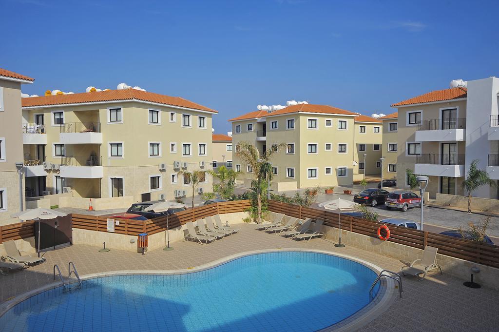 Kyklades Resort & Spa Paralimni Buitenkant foto