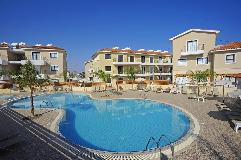 Kyklades Resort & Spa Paralimni Buitenkant foto