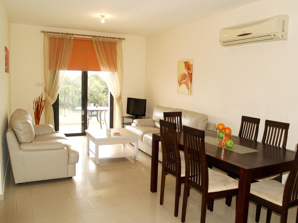 Kyklades Resort & Spa Paralimni Buitenkant foto